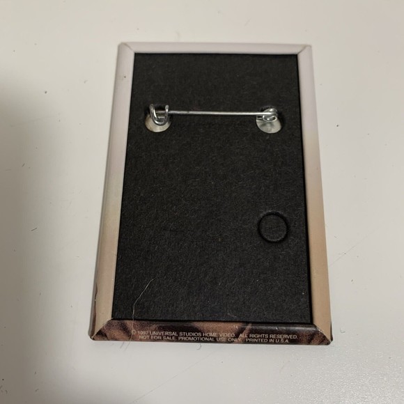 1997 Jim Carrey Liar Liar Film Universal Studio Home Video Promo Button Pin - Picture 2 of 5